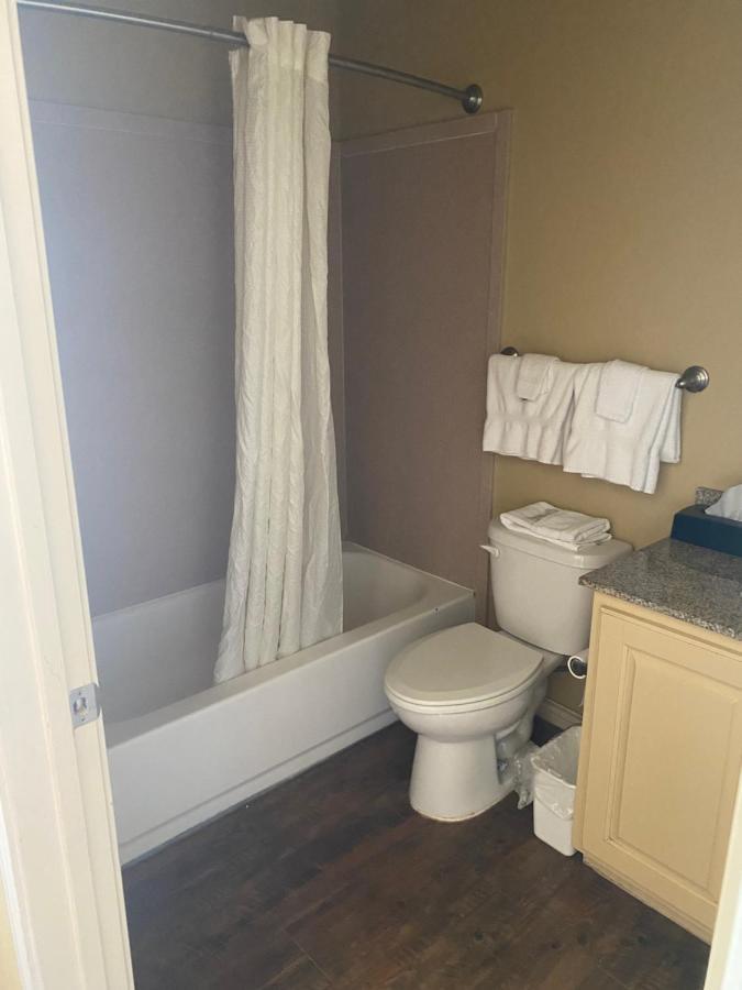 Southern Inns And Suites Now Offering Rv Spaces For Rent Yorktown Exterior foto