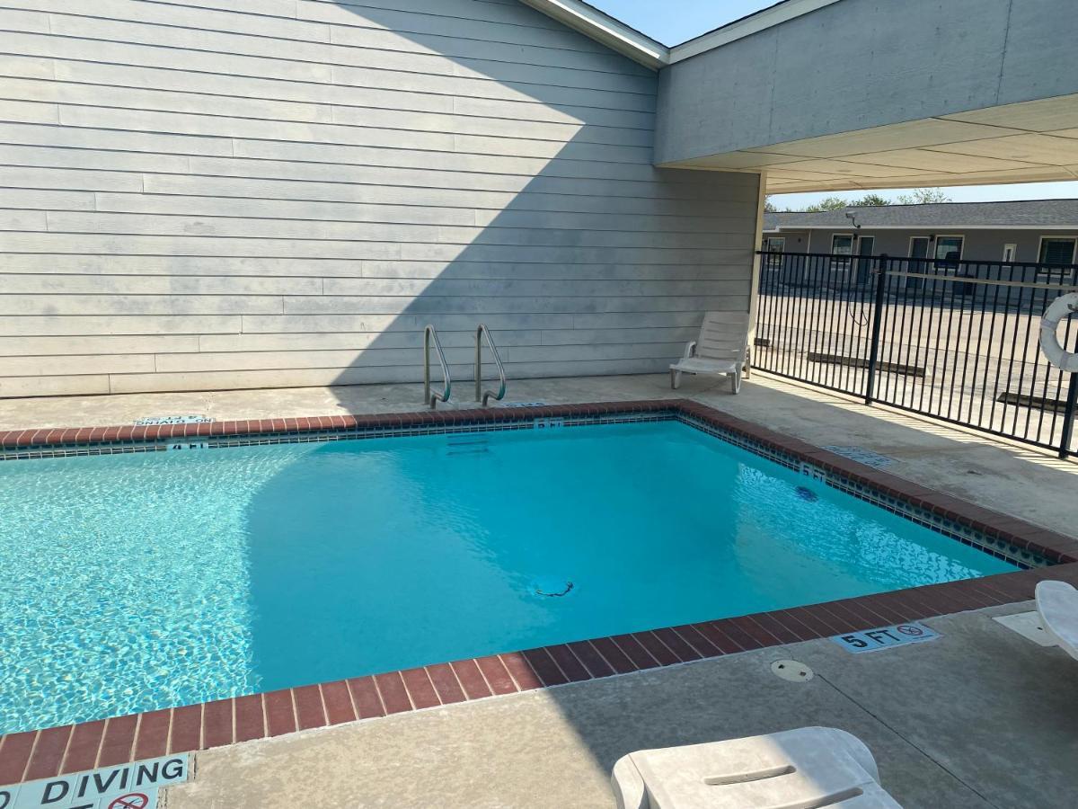 Southern Inns And Suites Now Offering Rv Spaces For Rent Yorktown Exterior foto