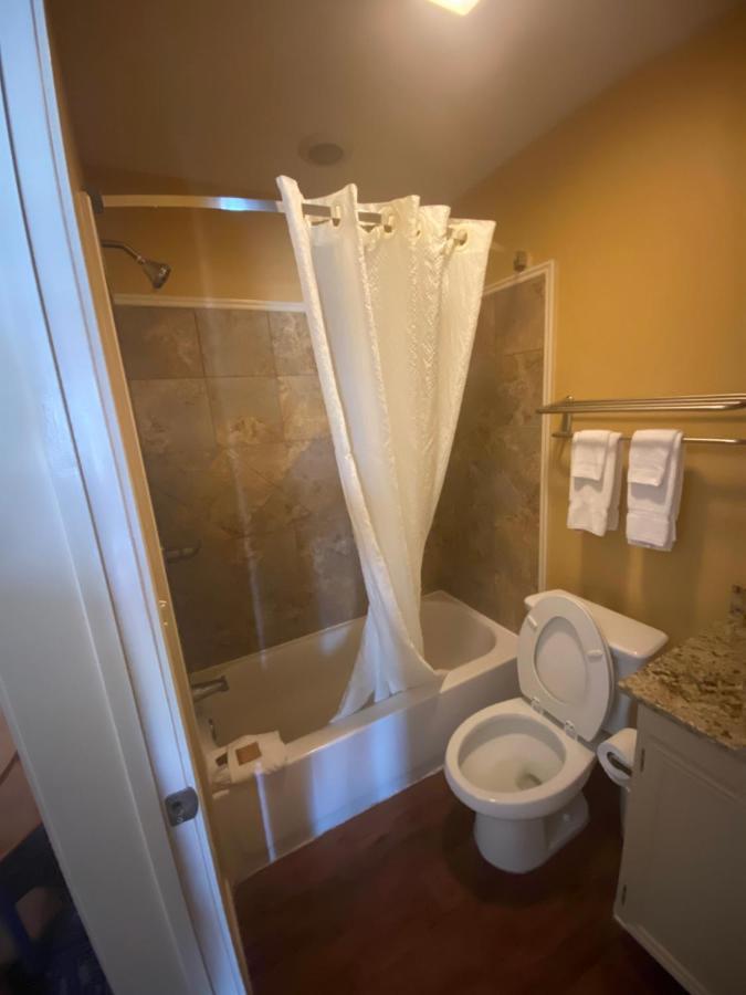 Southern Inns And Suites Now Offering Rv Spaces For Rent Yorktown Exterior foto